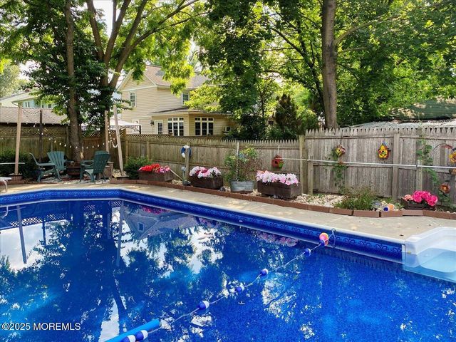 52 Manalapan Avenue, Freehold, NJ 07728