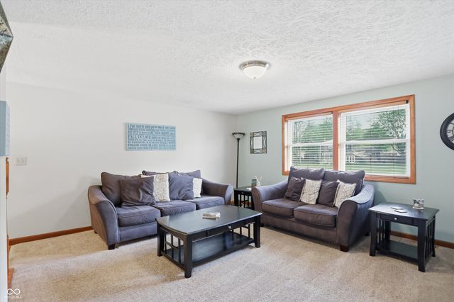 113 King Arthur Drive, Franklin, IN 46131