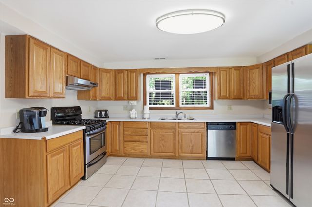 113 King Arthur Drive, Franklin, IN 46131