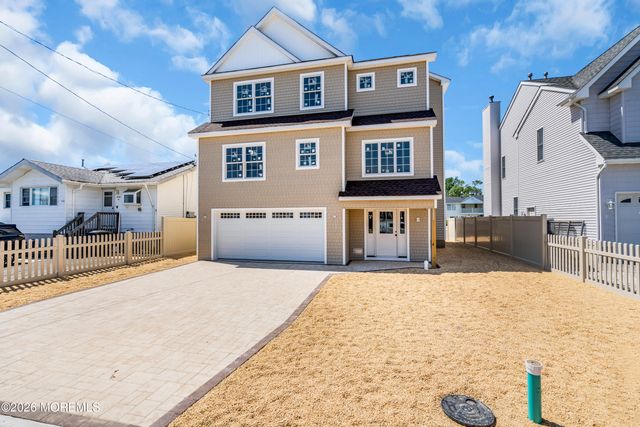 28 Commodore Drive, Brick, NJ 08723