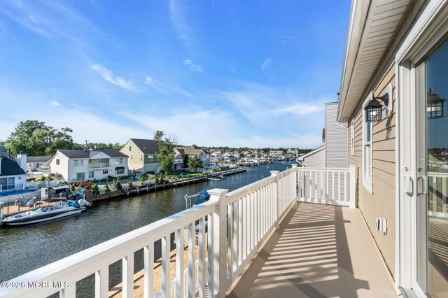 28 Commodore Drive, Brick, NJ 08723