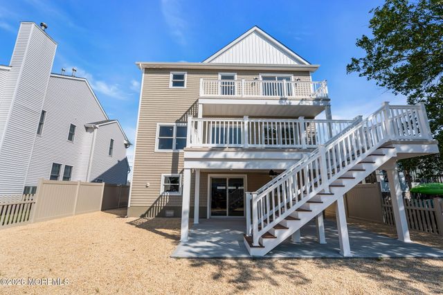 28 Commodore Drive, Brick, NJ 08723