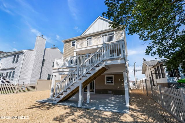 28 Commodore Drive, Brick, NJ 08723