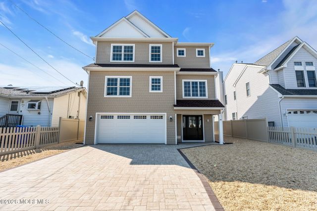 28 Commodore Drive, Brick, NJ 08723