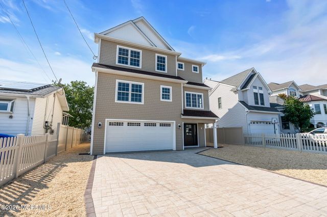 28 Commodore Drive, Brick, NJ 08723