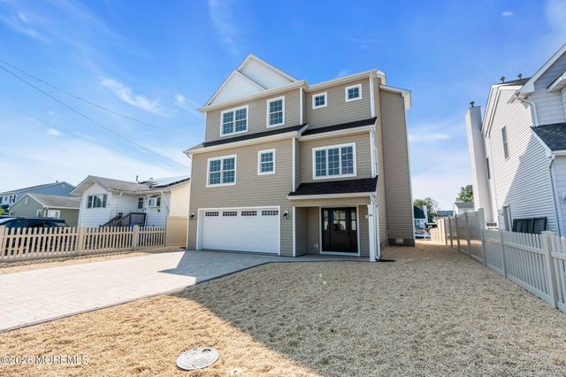 28 Commodore Drive, Brick, NJ 08723