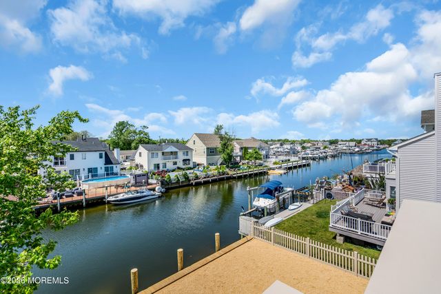 28 Commodore Drive, Brick, NJ 08723