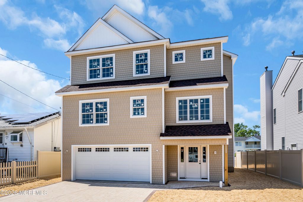 28 Commodore Drive, Brick, NJ 08723