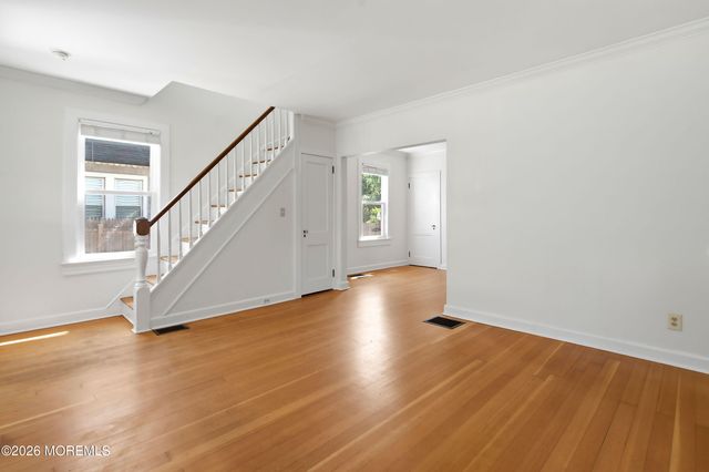 16 White Street, Shrewsbury Boro, NJ 07702
