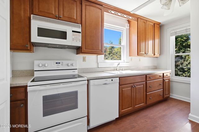 16 White Street, Shrewsbury Boro, NJ 07702
