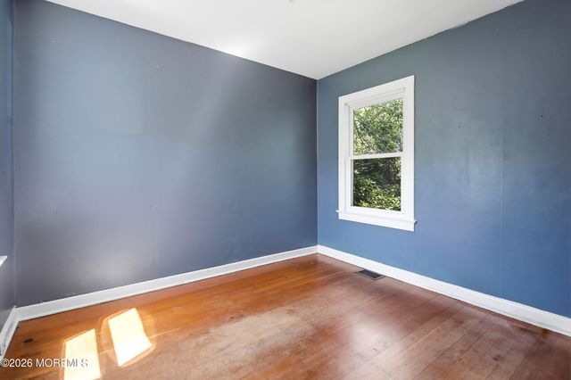 16 White Street, Shrewsbury Boro, NJ 07702