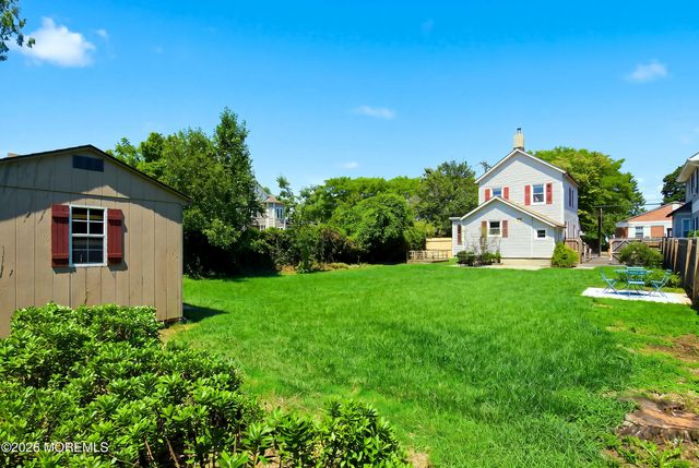16 White Street, Shrewsbury Boro, NJ 07702