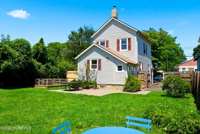 16 White Street, Shrewsbury Boro, NJ 07702
