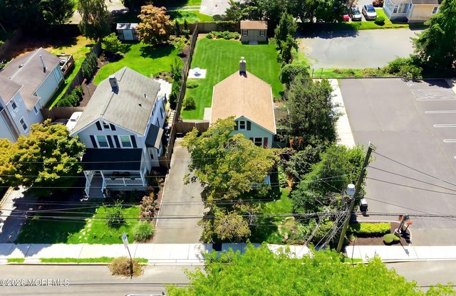 16 White Street, Shrewsbury Boro, NJ 07702