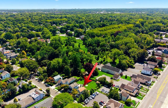 16 White Street, Shrewsbury Boro, NJ 07702