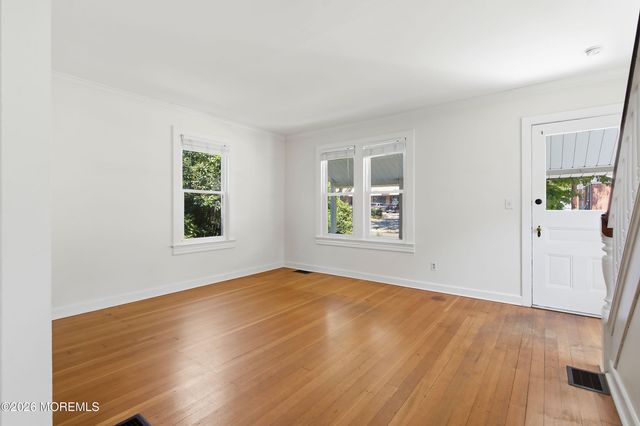 16 White Street, Shrewsbury Boro, NJ 07702