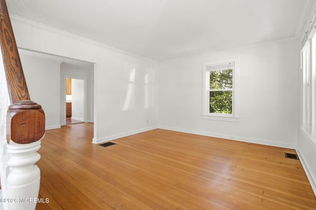 16 White Street, Shrewsbury Boro, NJ 07702