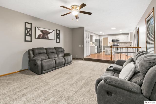 2001 Liberty Lane, Papillion, NE 68133