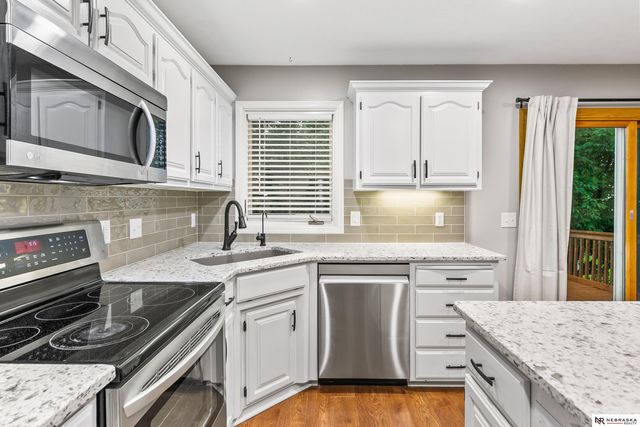 2001 Liberty Lane, Papillion, NE 68133