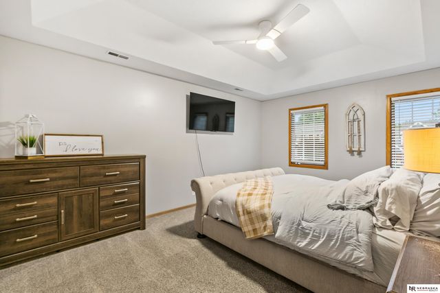 2001 Liberty Lane, Papillion, NE 68133