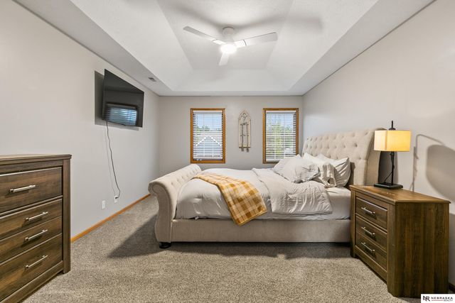 2001 Liberty Lane, Papillion, NE 68133
