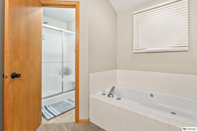 2001 Liberty Lane, Papillion, NE 68133