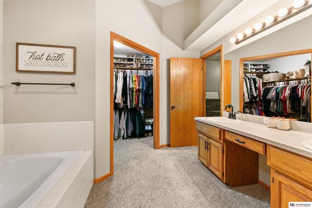 2001 Liberty Lane, Papillion, NE 68133