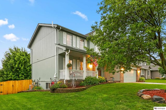 2001 Liberty Lane, Papillion, NE 68133