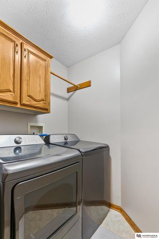 2001 Liberty Lane, Papillion, NE 68133