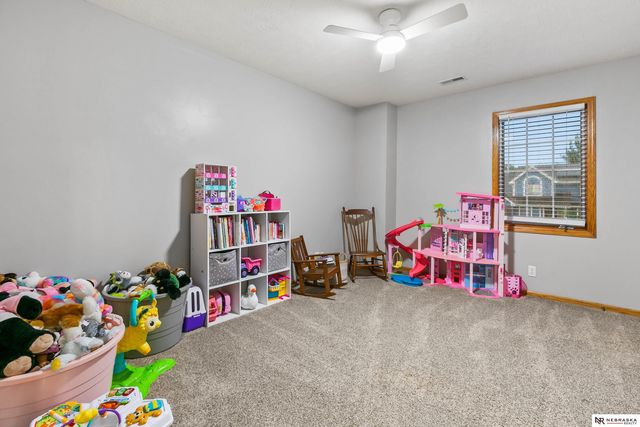 2001 Liberty Lane, Papillion, NE 68133