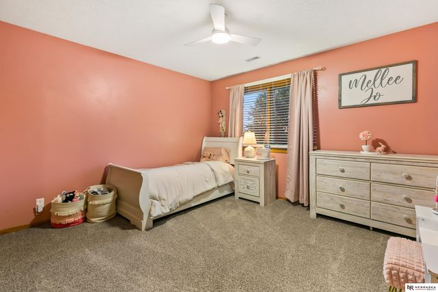 2001 Liberty Lane, Papillion, NE 68133