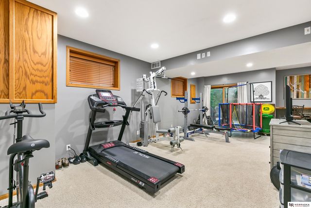 2001 Liberty Lane, Papillion, NE 68133