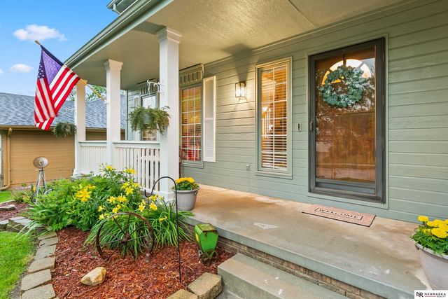 2001 Liberty Lane, Papillion, NE 68133