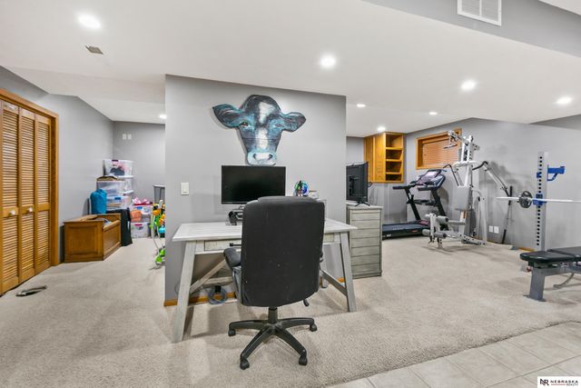 2001 Liberty Lane, Papillion, NE 68133