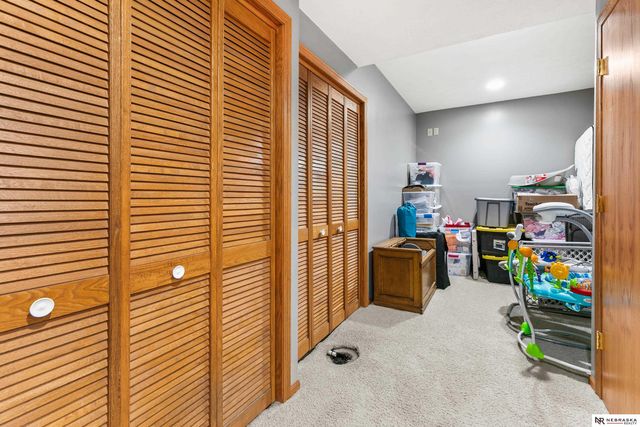 2001 Liberty Lane, Papillion, NE 68133