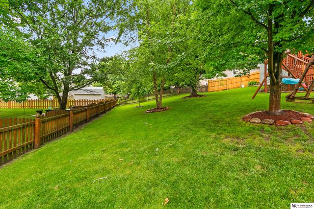 2001 Liberty Lane, Papillion, NE 68133