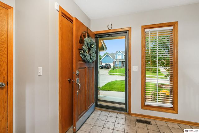 2001 Liberty Lane, Papillion, NE 68133