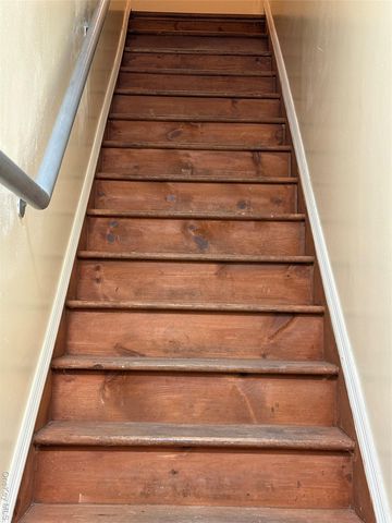 176-6 Jamaica Avenue Street 2nd, Jamaica, NY 11432