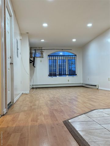 176-6 Jamaica Avenue Street 2nd, Jamaica, NY 11432