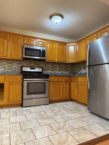 176-6 Jamaica Avenue Street 2nd, Jamaica, NY 11432