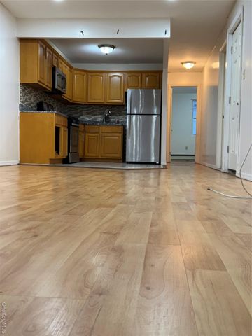 176-6 Jamaica Avenue Street 2nd, Jamaica, NY 11432