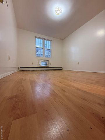 176-6 Jamaica Avenue Street 2nd, Jamaica, NY 11432