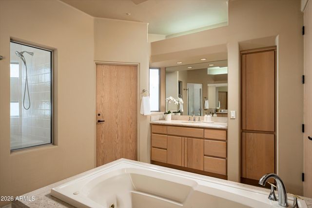 9760 E SKYLINE Court, Scottsdale, AZ 85262