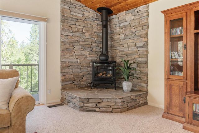 1412 Sandalwood Dr, Murphys, CA 95247