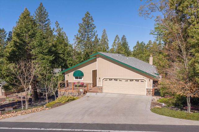 1412 Sandalwood Dr, Murphys, CA 95247
