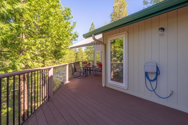 1412 Sandalwood Dr, Murphys, CA 95247