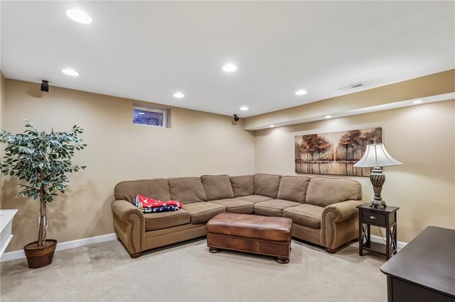 360 Wealdstone Rd, Cranberry Twp, PA 16066