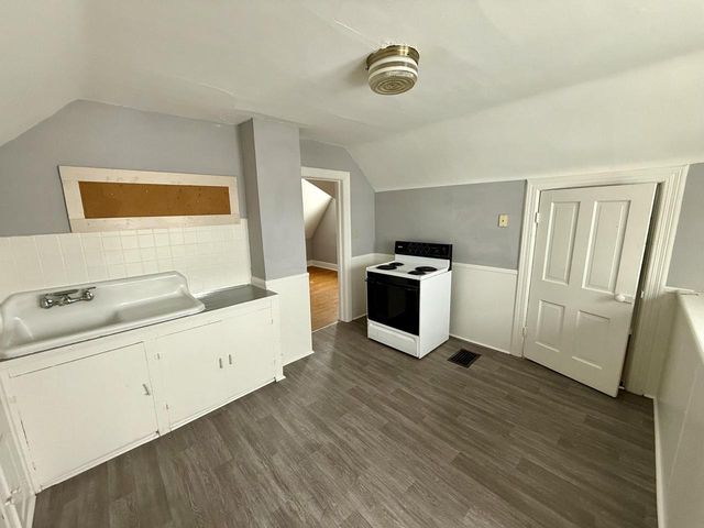 1310 Monroe AVENUE, South Milwaukee, WI 53172