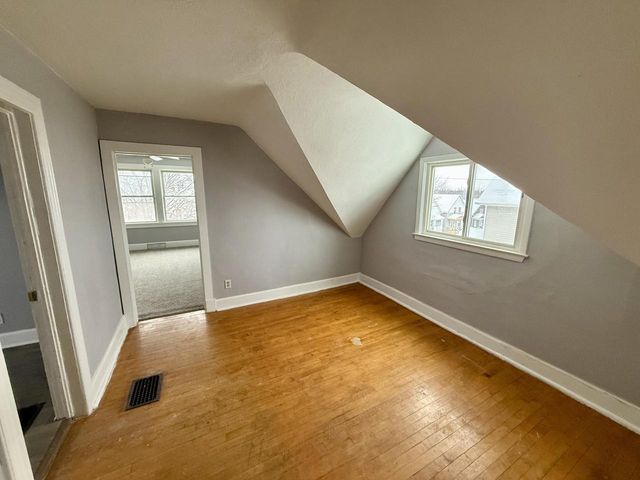 1310 Monroe AVENUE, South Milwaukee, WI 53172