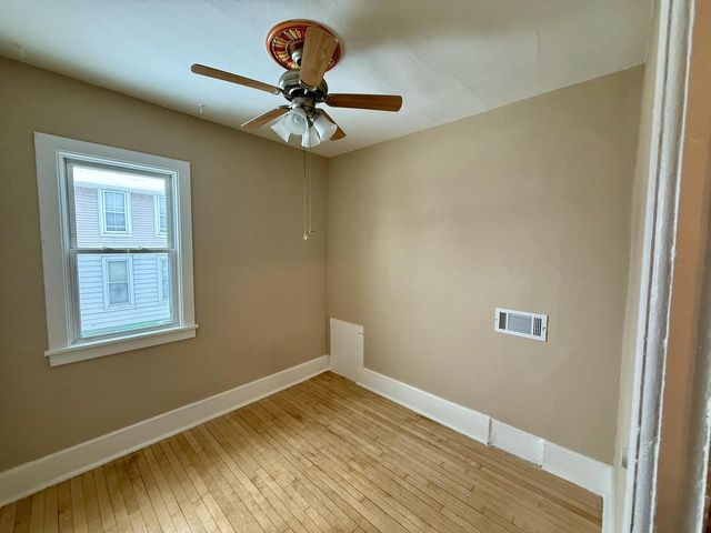 1310 Monroe AVENUE, South Milwaukee, WI 53172